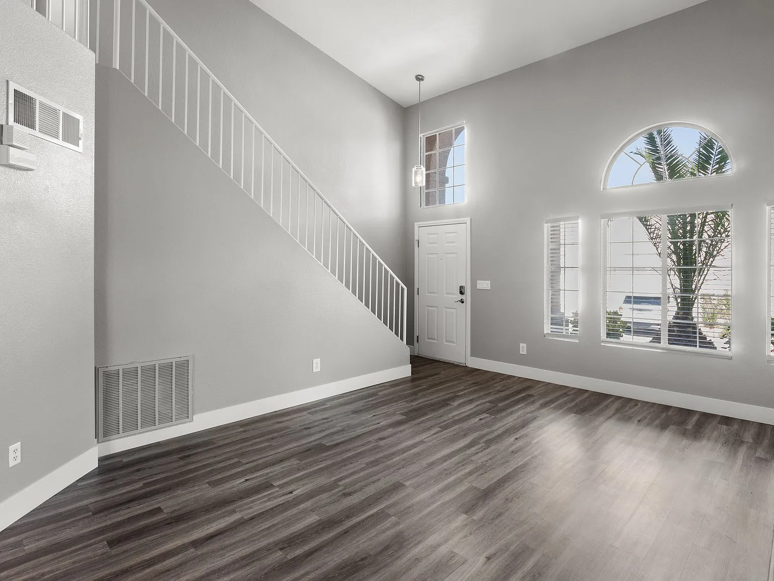2 bed, 2.5 bath, 1234 sqft, $1,875 — Photo 4