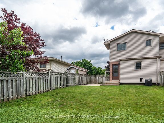 5th image of 83 Bonaventure Dr