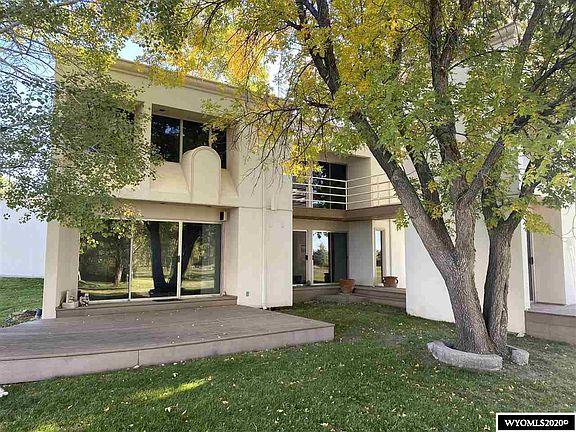 3rd image of 4045 Valley Green Cir