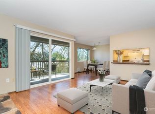 14630 NE 35th St APT 301, Bellevue, WA