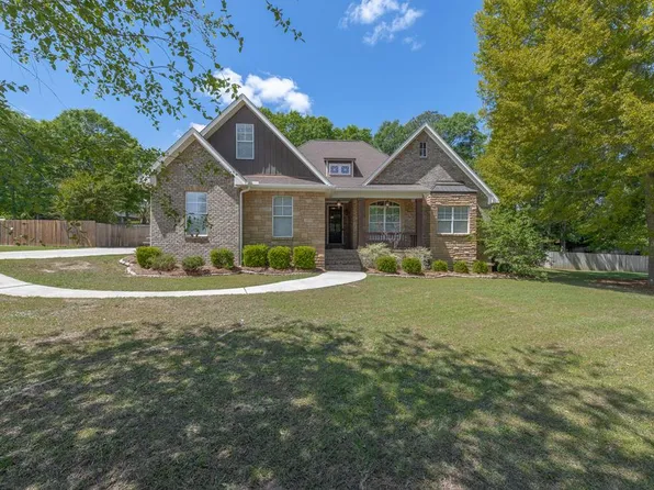 102 New Bedford St, Dothan, AL 36305