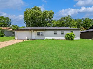 3736 Layton Ave, Haltom City, TX 76117