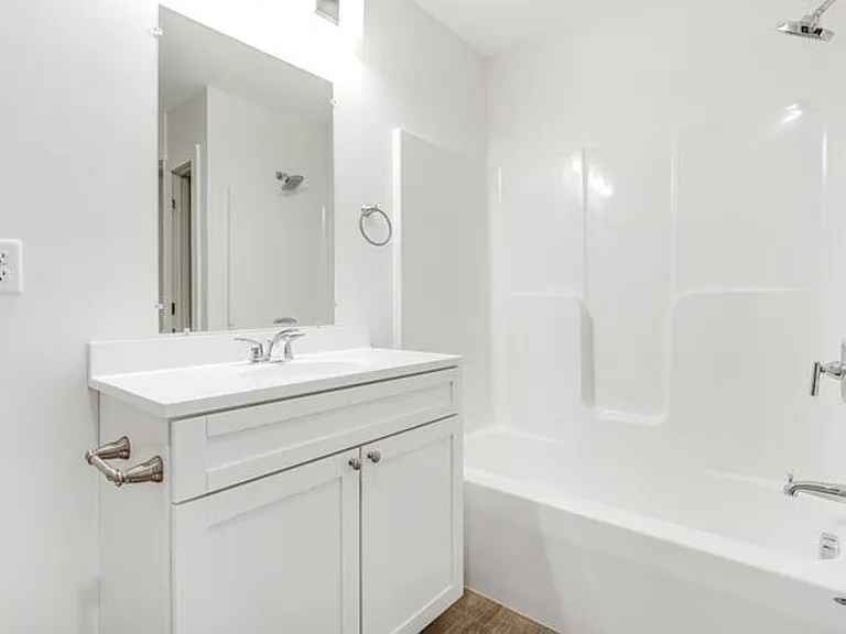 Winchester Woods Apartments — Photo 40