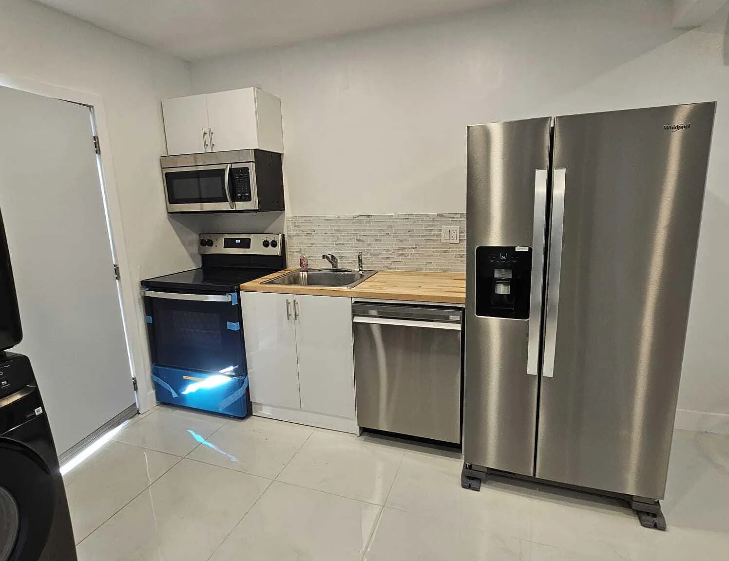 2 bed, 1.0 bath, 1158 sqft, $2,100 — Photo 2