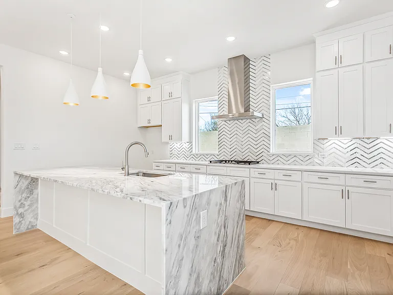 917 Protea St — Photo 29