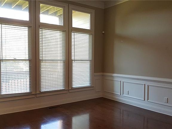 5th image of 3002 Montclair Cir #65
