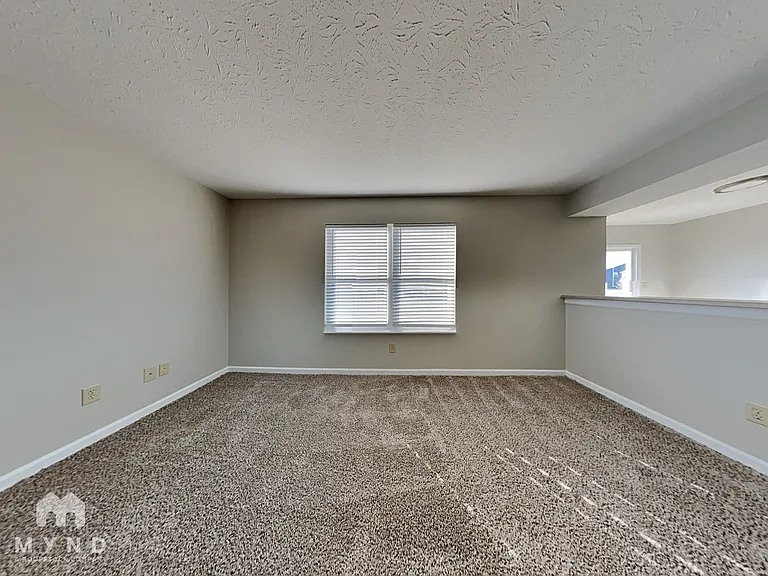 2352 Rosewood Dr — Photo 2