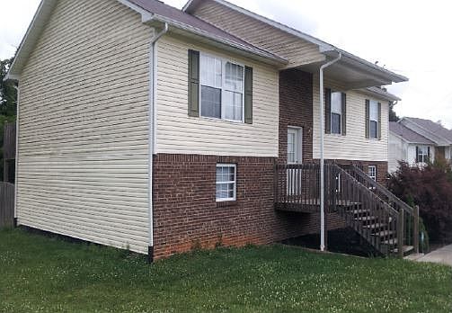 2nd image of 4574 Winslow Dr
