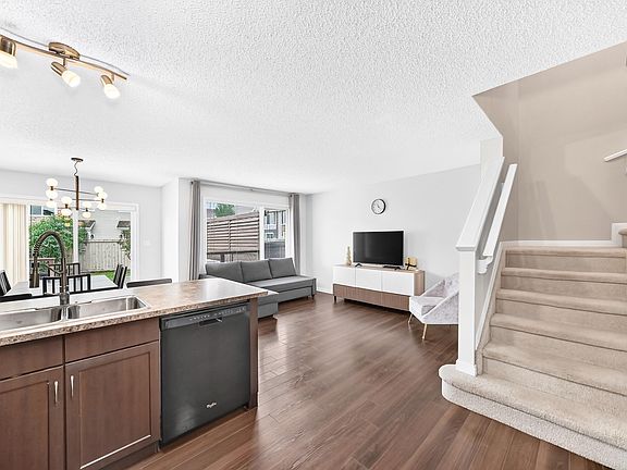 5th image of 3920 6th St NW
