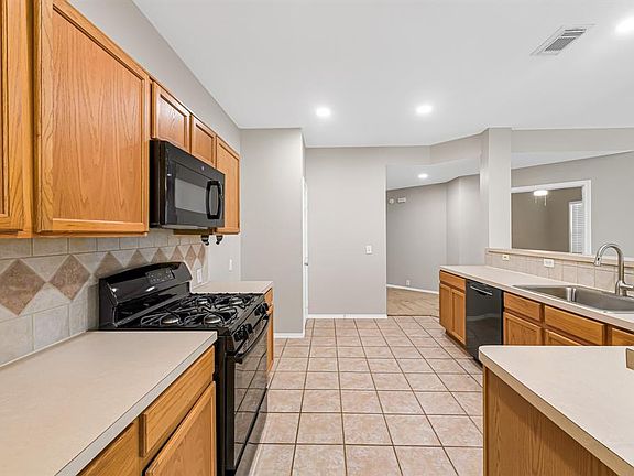 5th image of 4810 Windy Bluff Ct