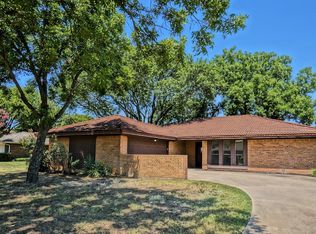 107 Creek Courts Dr, Trophy Club, TX 76262