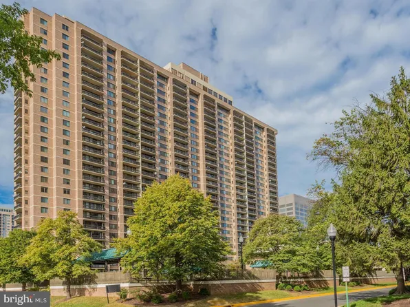 5501 Seminary Rd APT 2006S, Falls Church, VA 22041