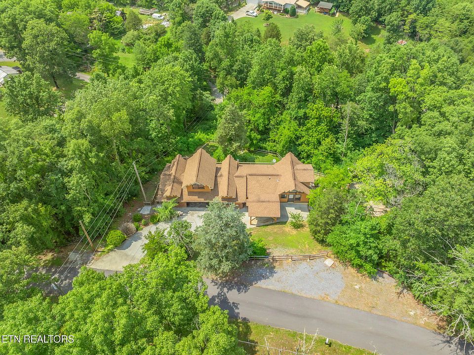 55th image of 343 Jersey Dr