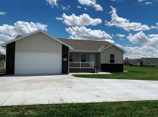 3910 Parkland Estates Ct, North Platte, NE 69101