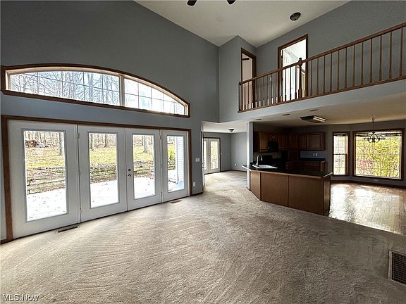 3rd image of 4885 Gateway Dr