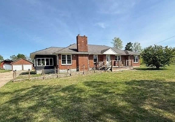3rd image of 545 Carthage Rd