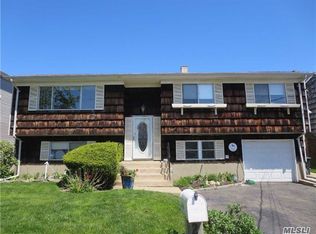 2623 Peconic Ave, Seaford, NY 11783