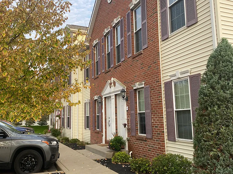 Maple Brooke Townhomes — Photo 1
