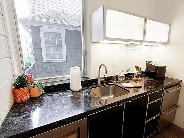 4904 S Shepherd Dr — Photo 14