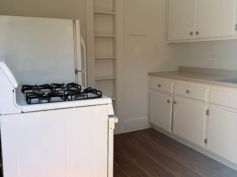849-851 N Newport Ave #851-1/2 — Photo 13