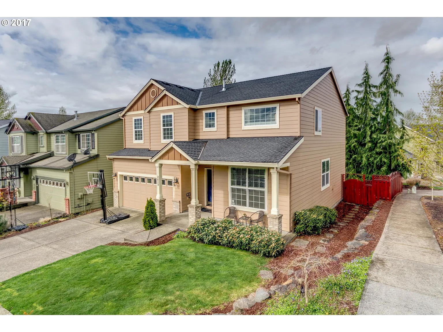 2613 SE Rosefinch Dr photo 1