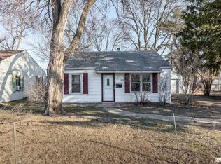 1515 Loretta St, Pekin, IL
