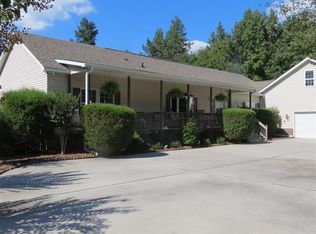 2811 Point Caswell Rd, Atkinson, NC 28421