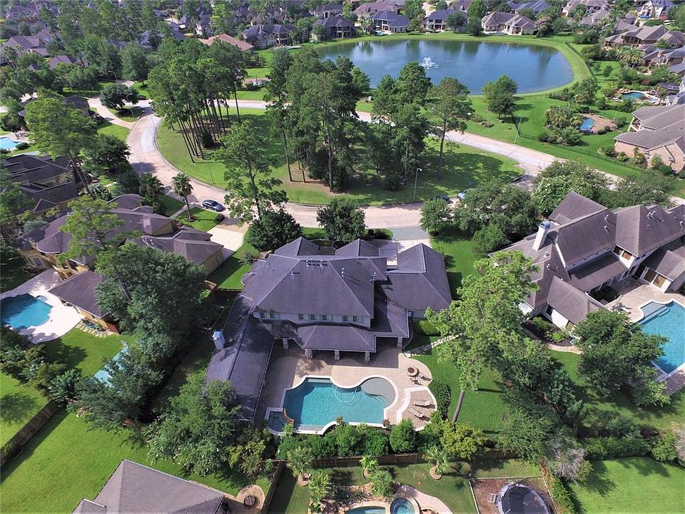 1st image of 13607 Lakehills View Cir