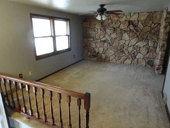 3rd image of 14235 Wayne Dr