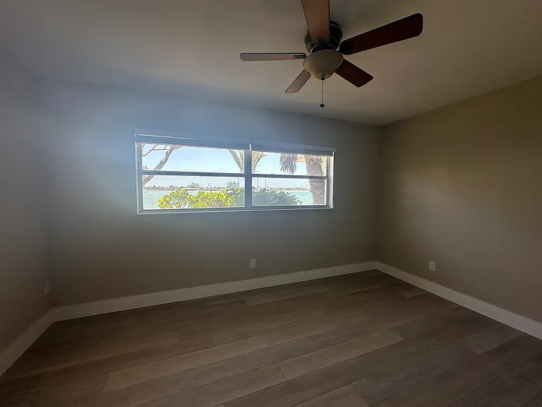 7112 S Shore Dr S — Photo 22