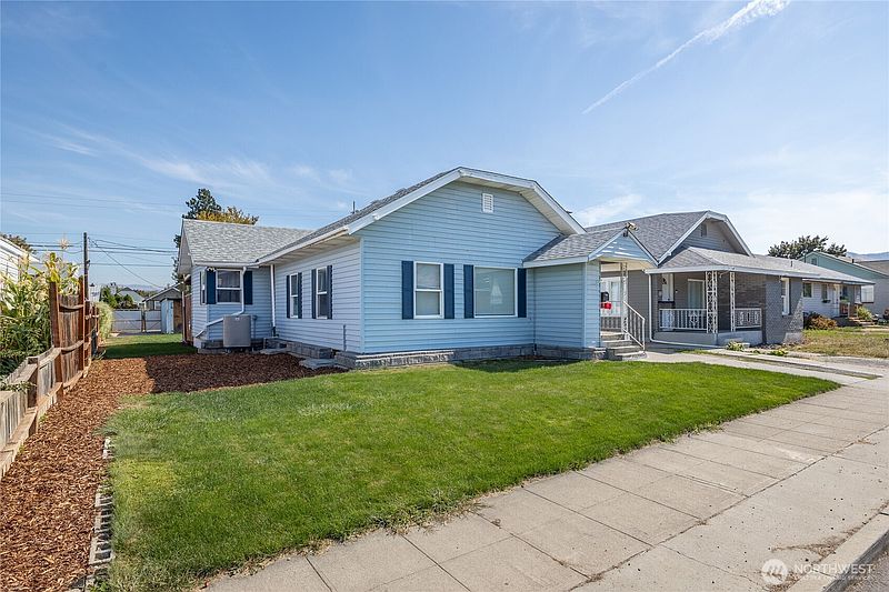 3rd image of 209 Fuller Street