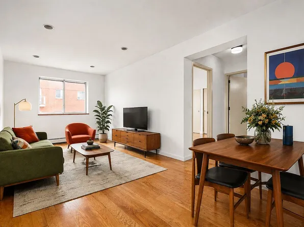 4053 62nd St APT 5C, Flushing, NY 11377