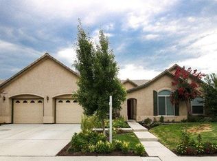 349 S Willow Glenn Dr, Reedley, CA 93654