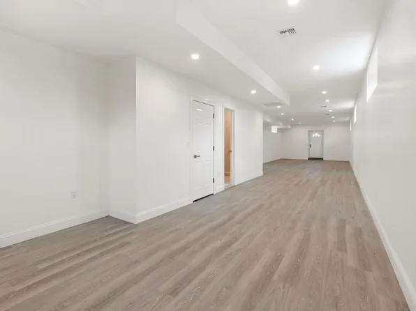 1380 Clove Road image 33 of 40