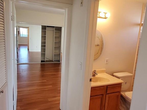2nd image of 1952 Selby Ave #202