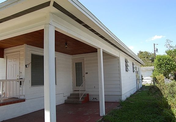 2nd image of 518 E Crawford St