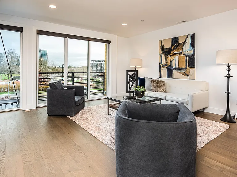 Park Central Townhomes - 4 Stories, 3 bedrooms, 31/2 bathrooms, 2 car garage and a rooftop deck w... — Photo 16