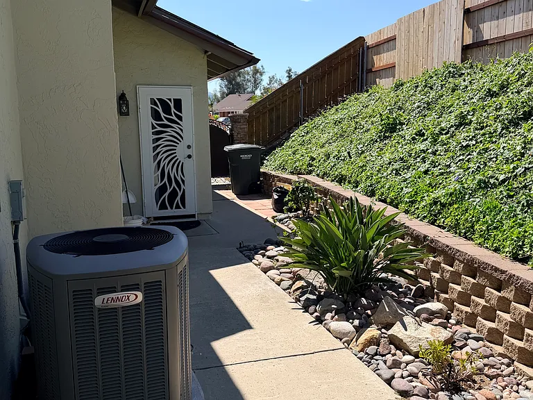 2134 Merlyn Pl — Photo 35