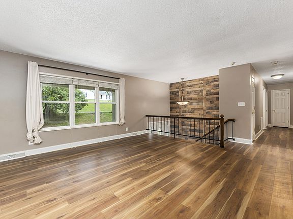 5th image of 1609 Jett Rd