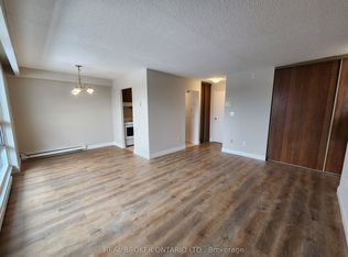 97 Nonquon Rd APT 302, Oshawa, ON L1G3R8