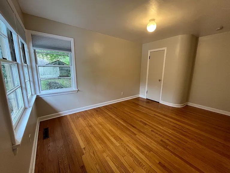 208 Woodland Ct — Photo 7