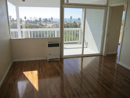 4th image of 1750 Vista Del Mar Dr