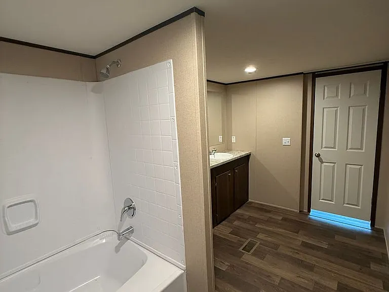 4246 La Salle Ave — Photo 19