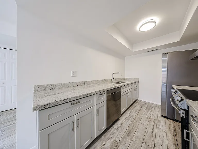 2501 N 22nd Dr — Photo 19