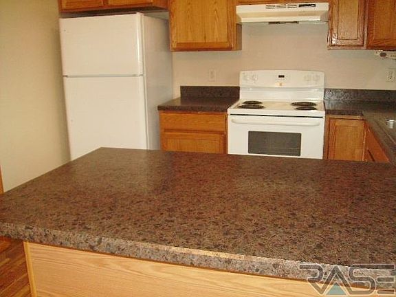 3rd image of 306 Emma Dr