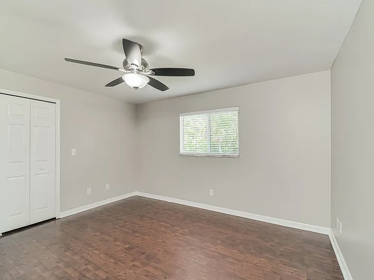 1726 SW 22nd St — Photo 7