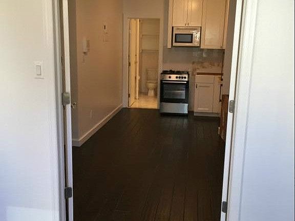 3rd image of 324 W 47th St APT 5C