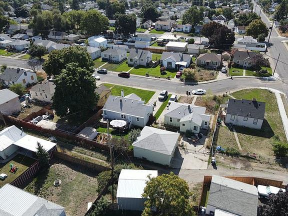 3rd image of 1407 E Rockwell Ave