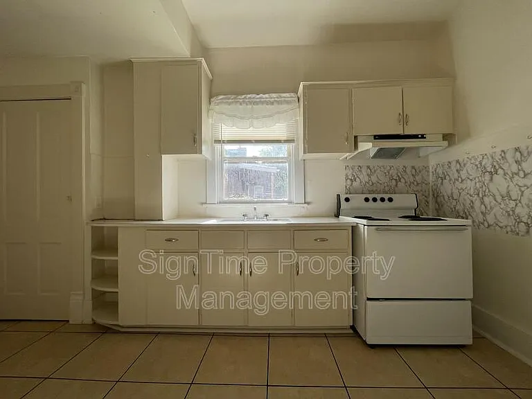 825 Hamilton Blvd #B — Photo 11