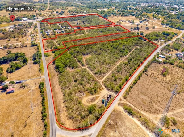 N Hackberry Ave, Luling, TX 78648